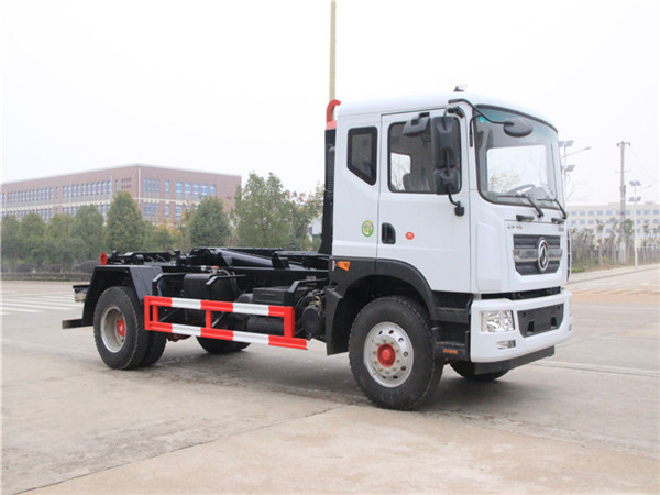 東風D9勾臂垃圾車（轉運）