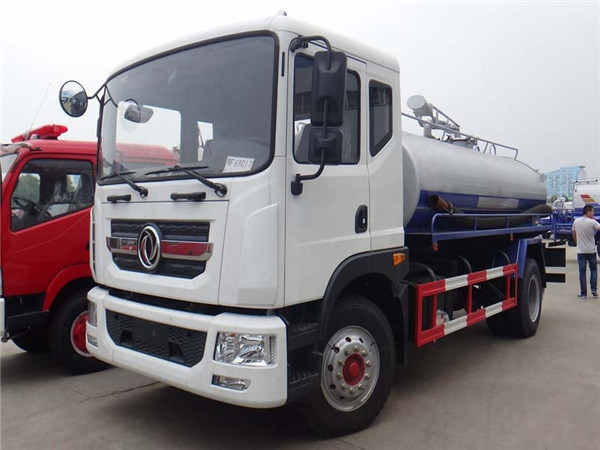 東風D9吸糞車